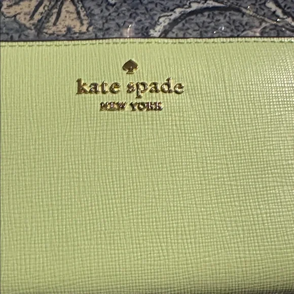 kate spade light green continental wallet with gold logo - Picture 2 of 5